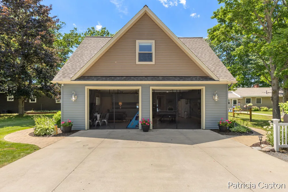 5295 S Eden Lake Road Eden Township, MI 49405