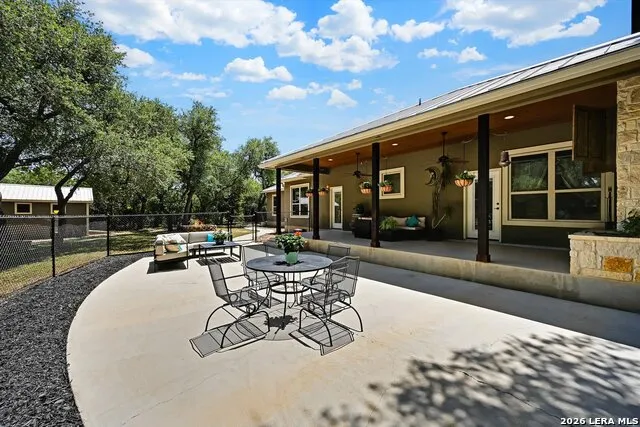 281 Kellog Fischer, TX 78623