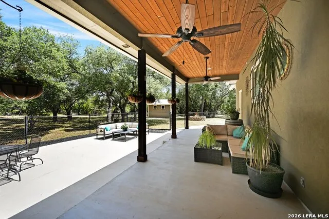 281 Kellog Fischer, TX 78623