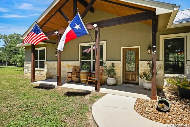 281 Kellog Fischer, TX 78623