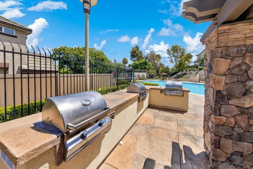 1860 Dr Chula Vista, CA 91913