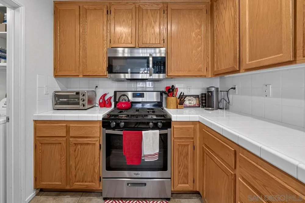 1860 Dr Chula Vista, CA 91913