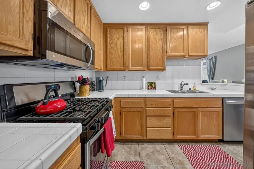 1860 Dr Chula Vista, CA 91913