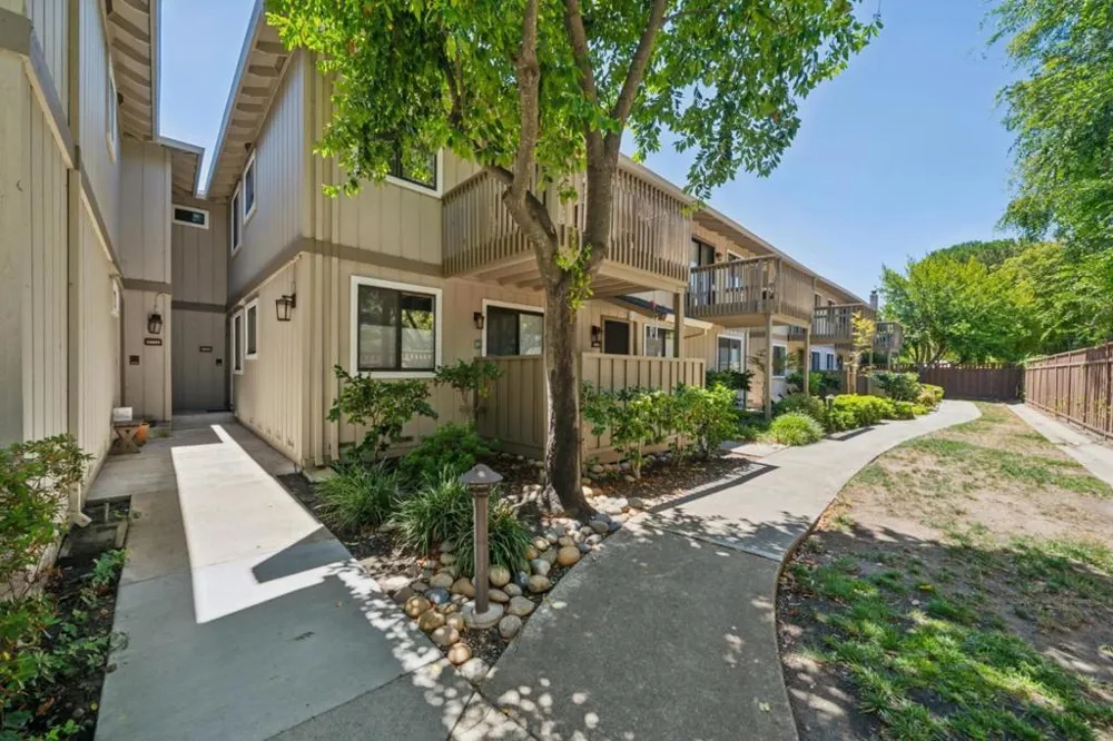 18899 Sara Park Circle Saratoga, CA 95070