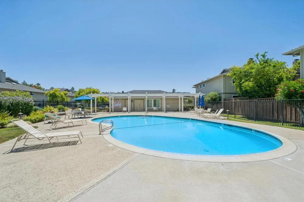 18899 Sara Park Circle Saratoga, CA 95070