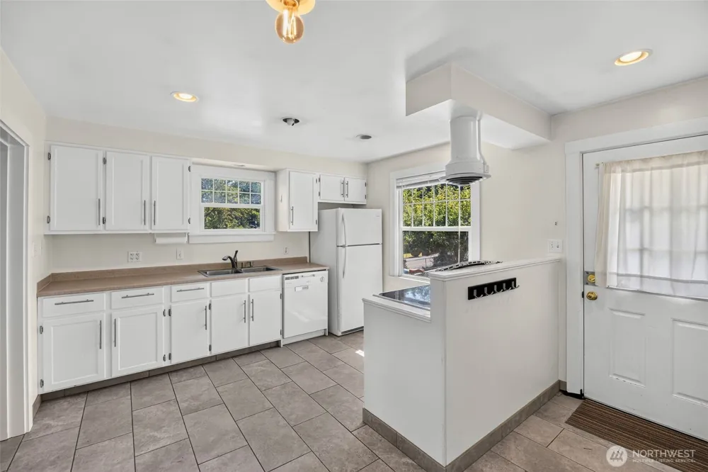 4417 Seahurst Avenue Everett, WA 98203