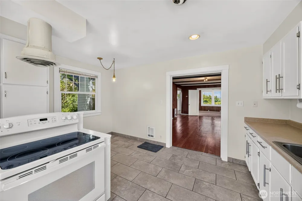 4417 Seahurst Avenue Everett, WA 98203