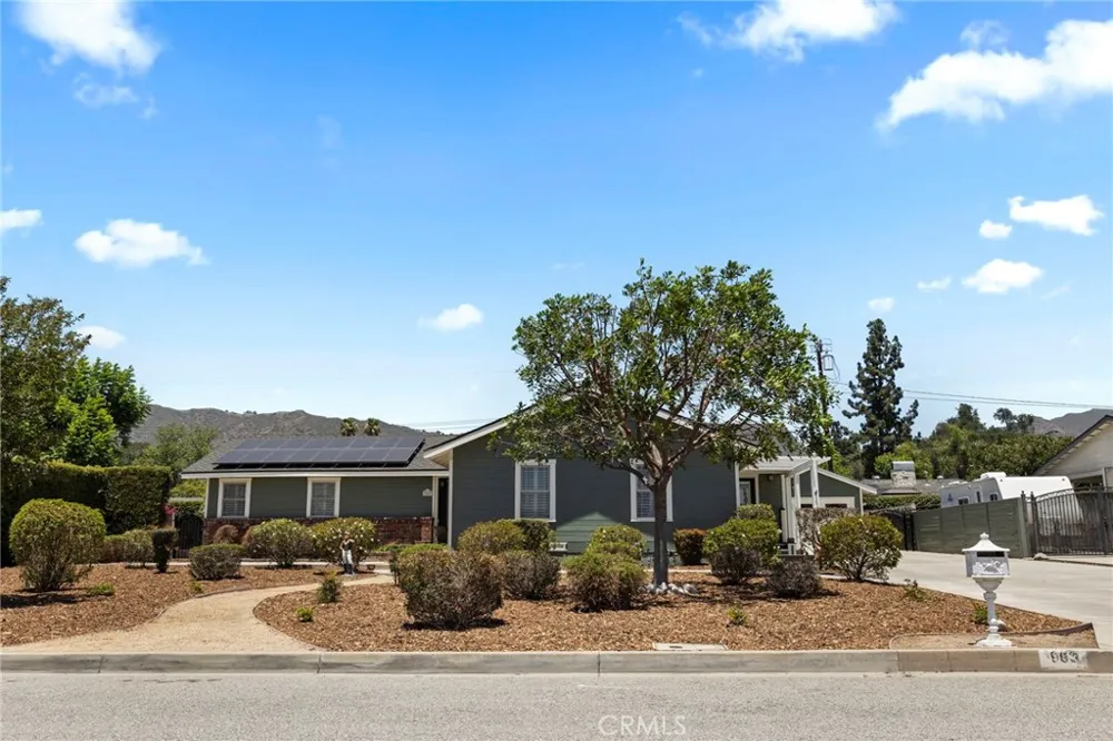 963 E Meda Glendora, CA 91741