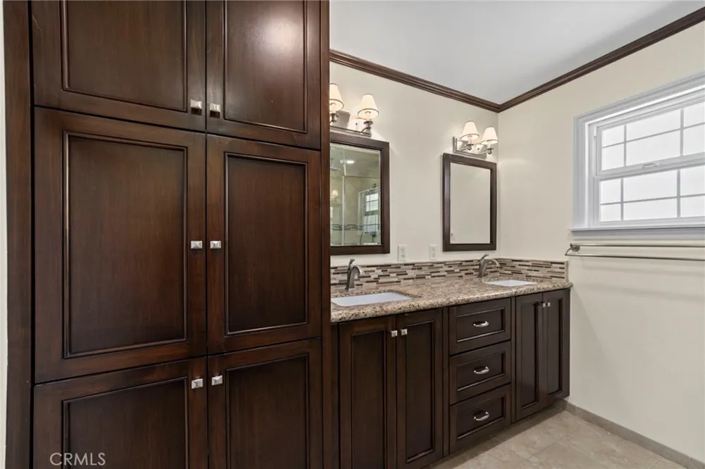963 E Meda Glendora, CA 91741