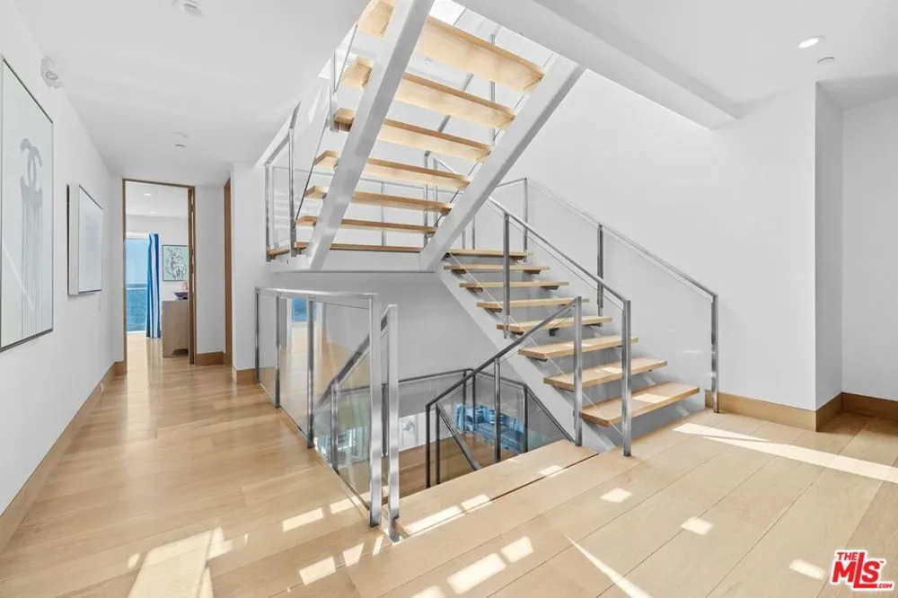 24380 Malibu Road Malibu, CA 90265