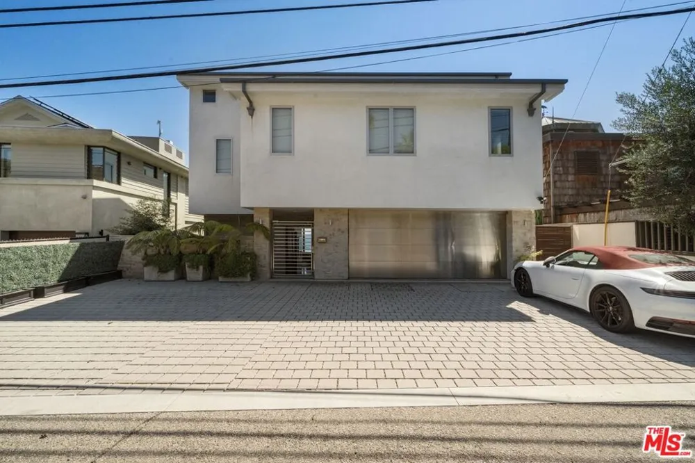 24380 Malibu Road Malibu, CA 90265