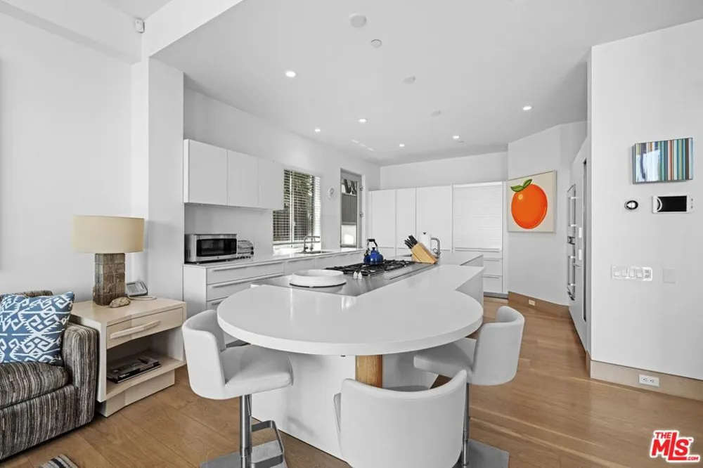 24380 Malibu Road Malibu, CA 90265