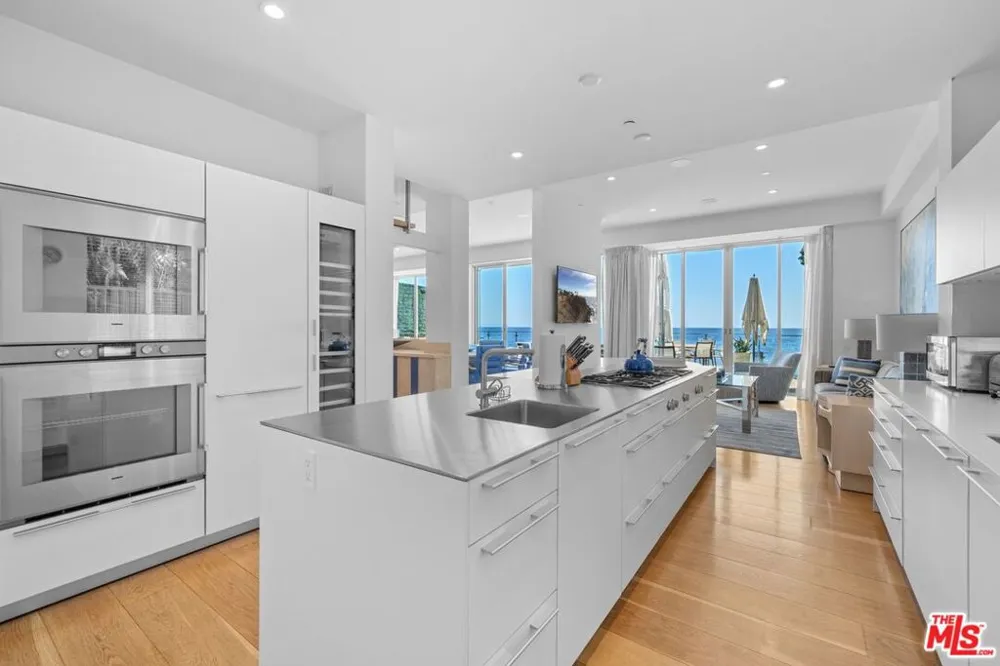 24380 Malibu Road Malibu, CA 90265