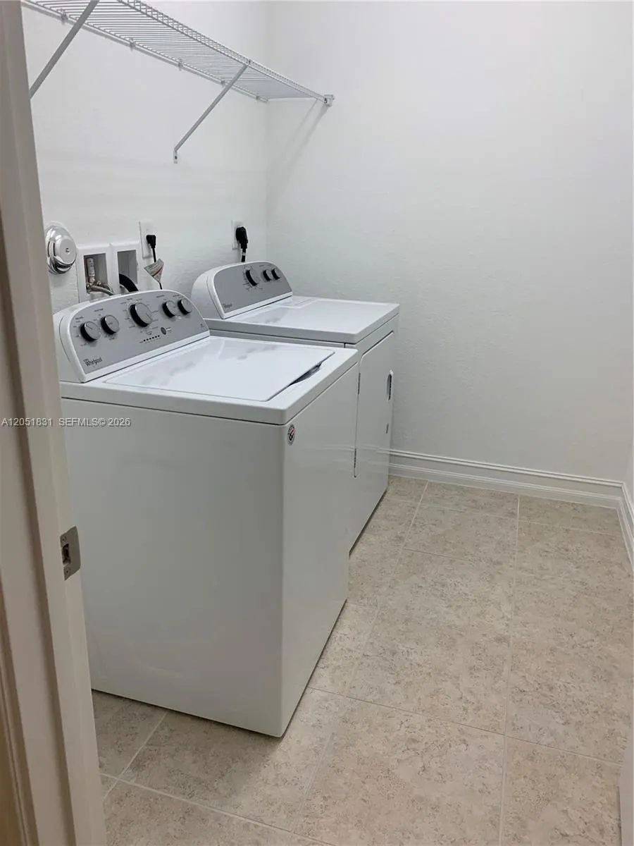 11566 SW 13th Ln Pembroke Pines, FL 33025