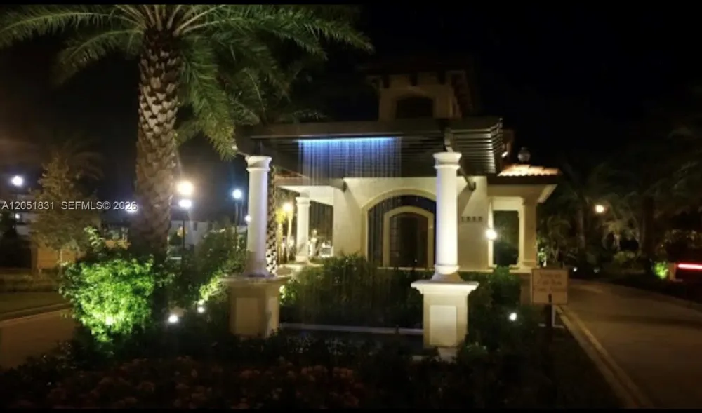 11566 SW 13th Ln Pembroke Pines, FL 33025