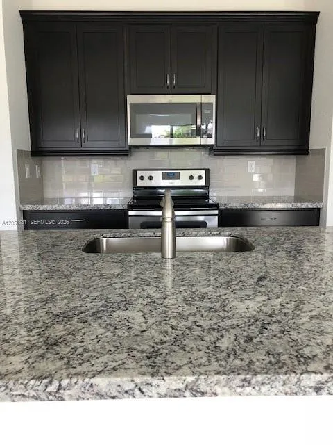 11566 SW 13th Ln Pembroke Pines, FL 33025