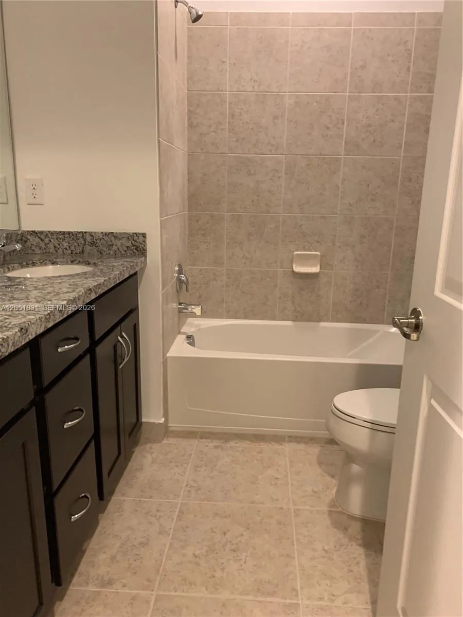 11566 SW 13th Ln Pembroke Pines, FL 33025