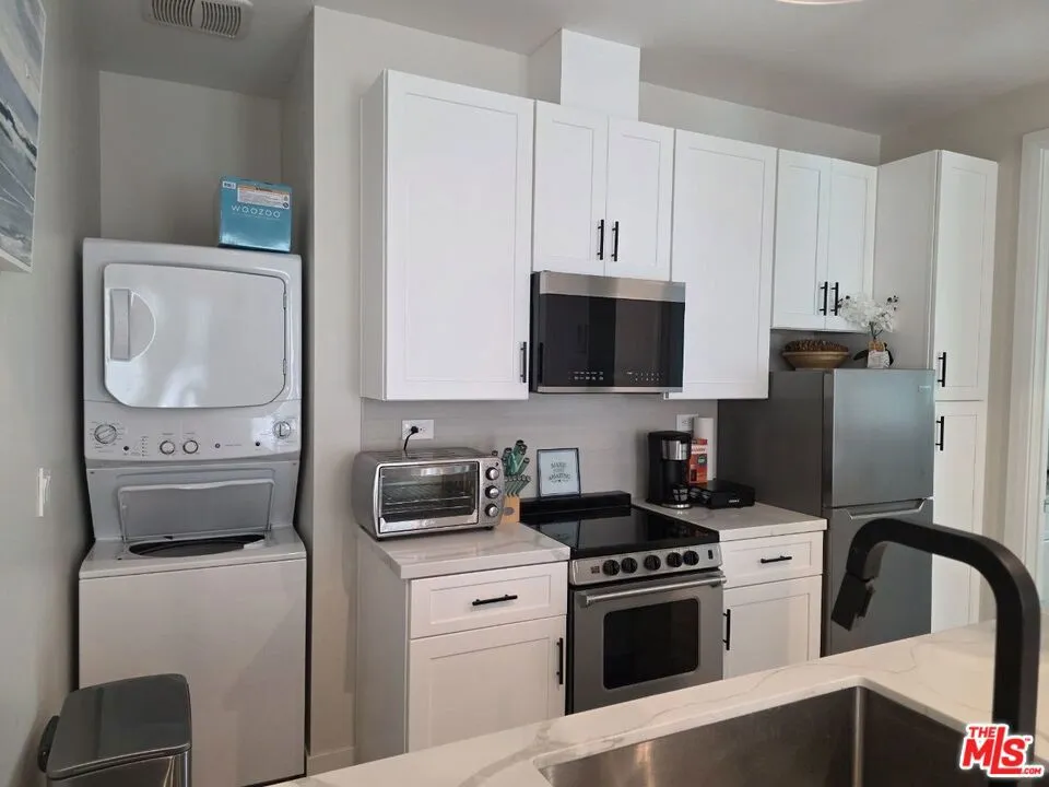 2503 Phelan Lane Redondo Beach, CA 90278