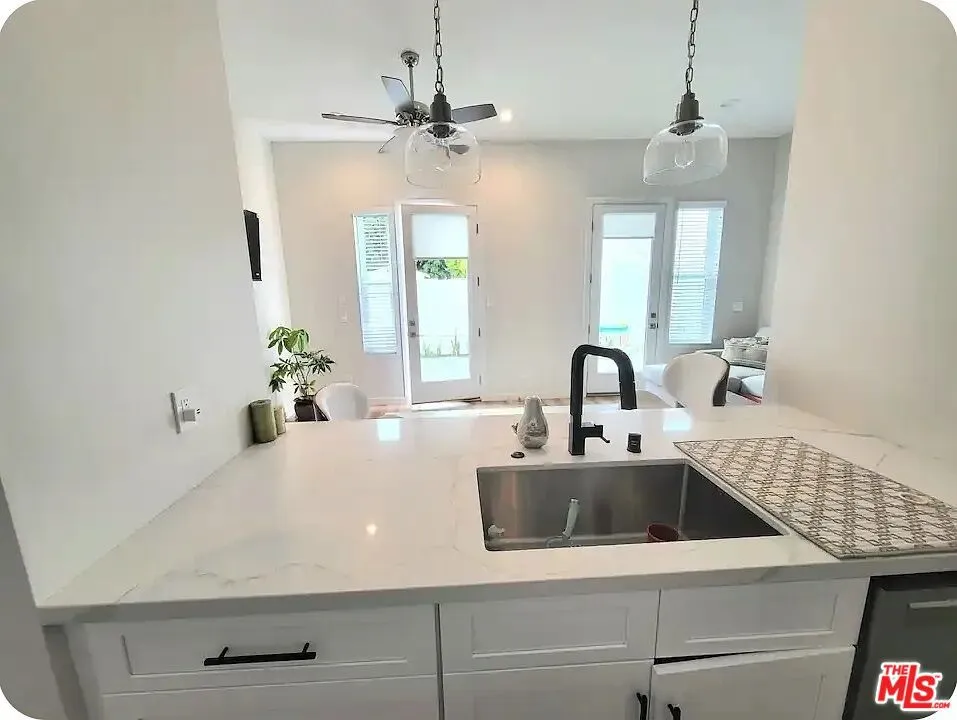 2503 Phelan Lane Redondo Beach, CA 90278