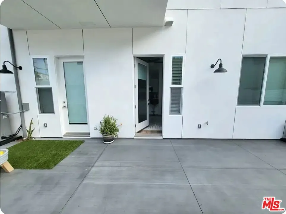 2503 Phelan Lane Redondo Beach, CA 90278