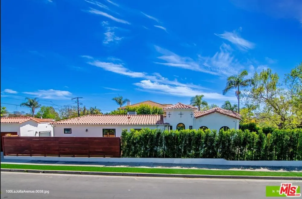100 S La Jolla Avenue Los Angeles, CA 90048