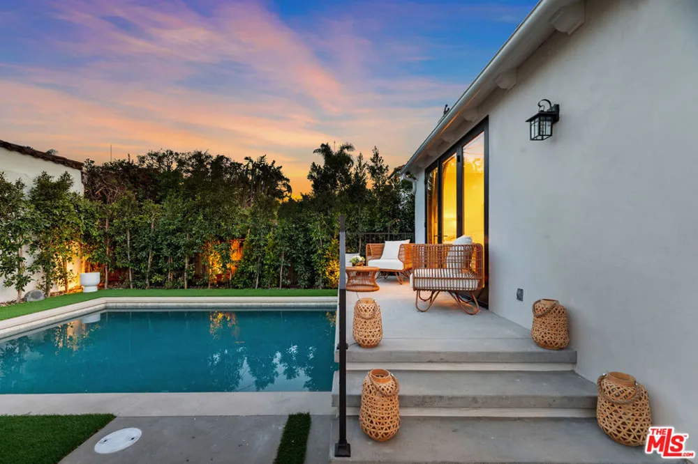 100 S La Jolla Avenue Los Angeles, CA 90048