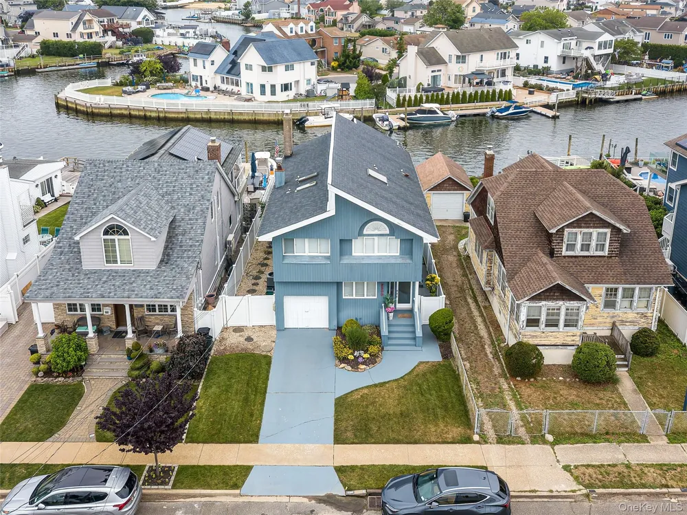 2590 Riverside Drive Wantagh, NY 11793