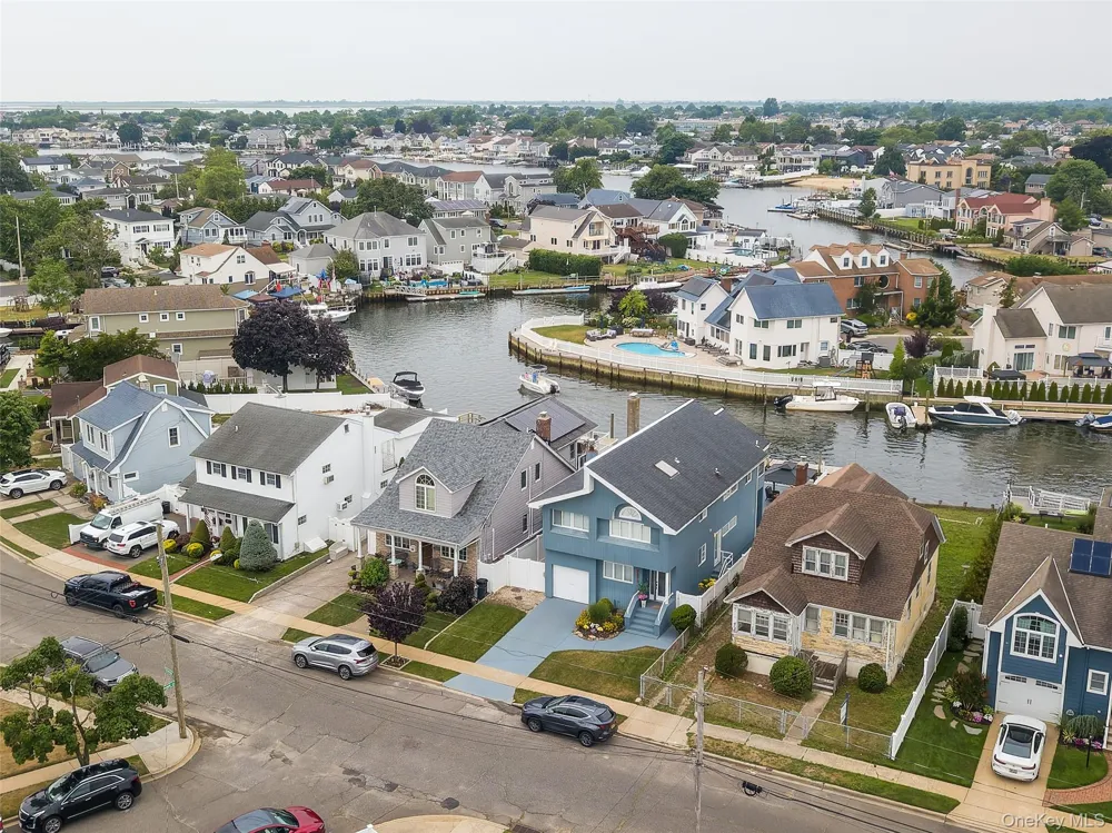 2590 Riverside Drive Wantagh, NY 11793