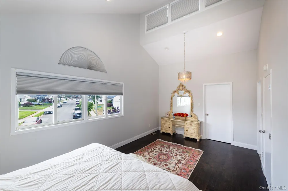 2590 Riverside Drive Wantagh, NY 11793
