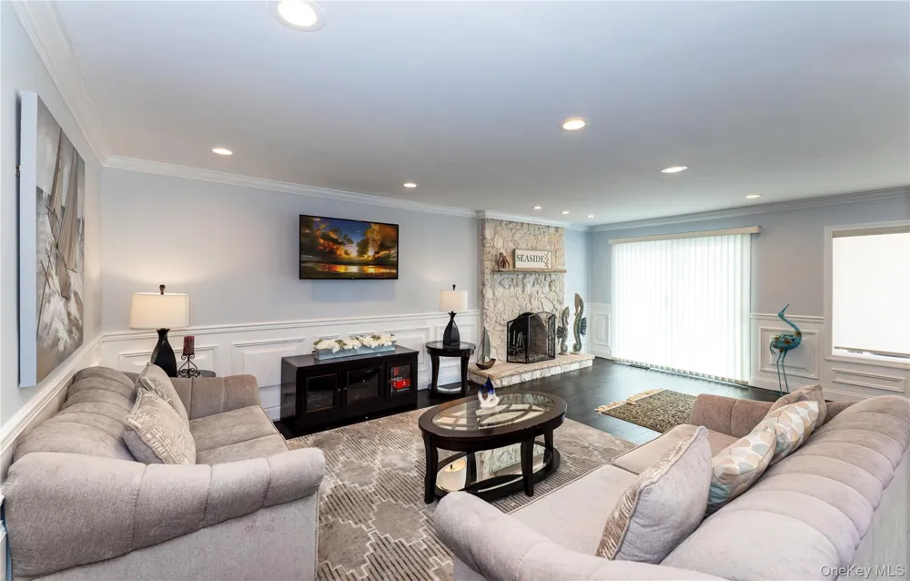 2590 Riverside Drive Wantagh, NY 11793