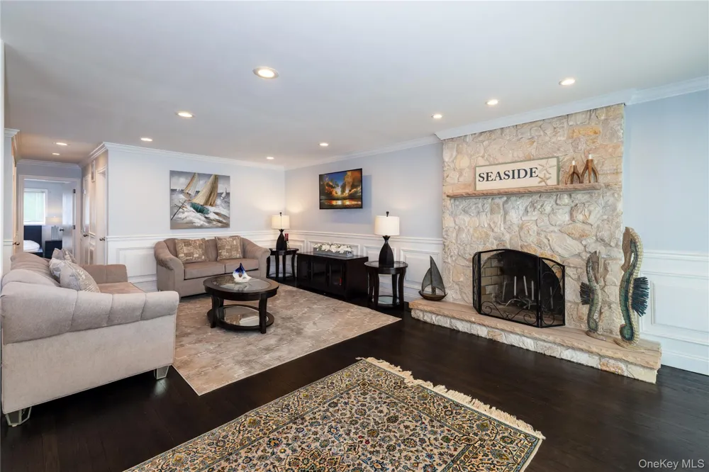2590 Riverside Drive Wantagh, NY 11793