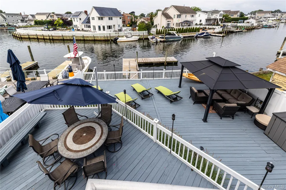 2590 Riverside Drive Wantagh, NY 11793