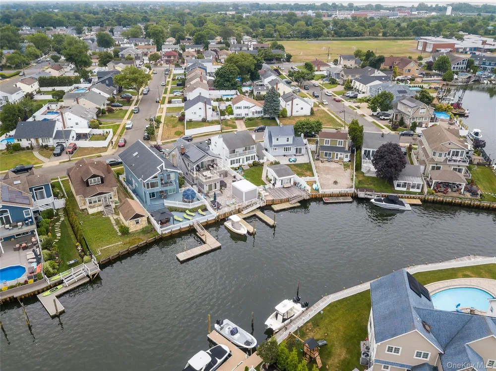 2590 Riverside Drive Wantagh, NY 11793