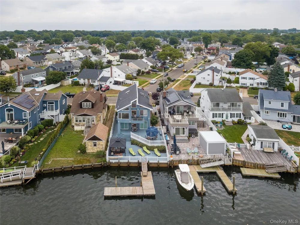 2590 Riverside Drive Wantagh, NY 11793