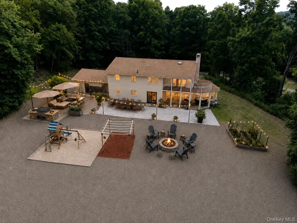 32 Cole Road Pleasant Valley, NY 12569