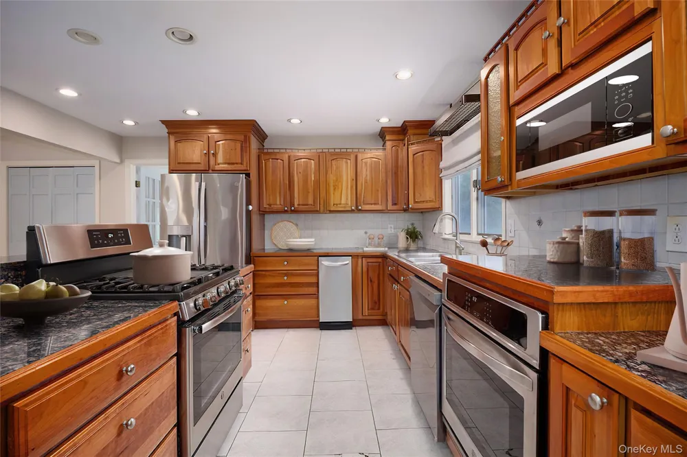 32 Cole Road Pleasant Valley, NY 12569