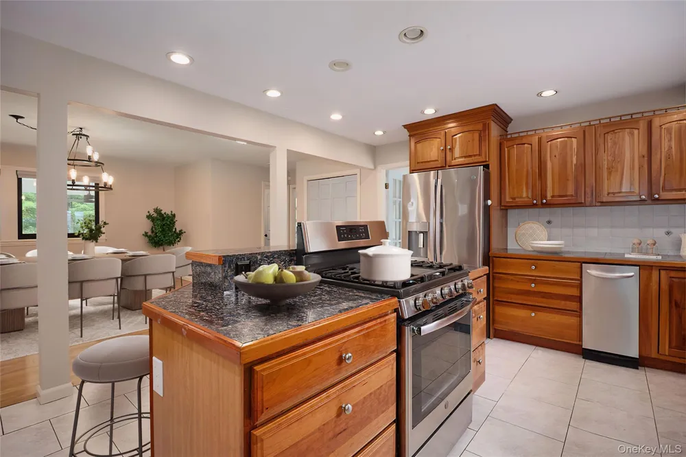 32 Cole Road Pleasant Valley, NY 12569