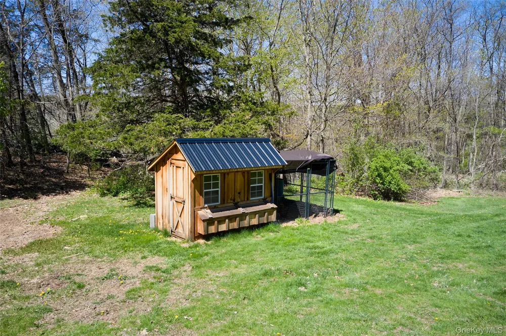 32 Cole Road Pleasant Valley, NY 12569