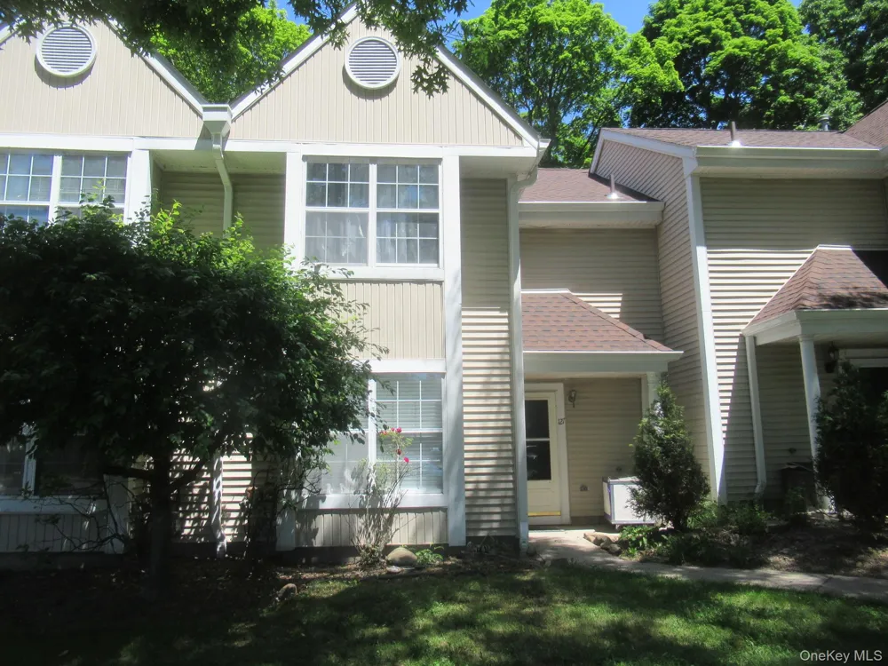 127 Creekside Circle Spring Valley, NY 10977