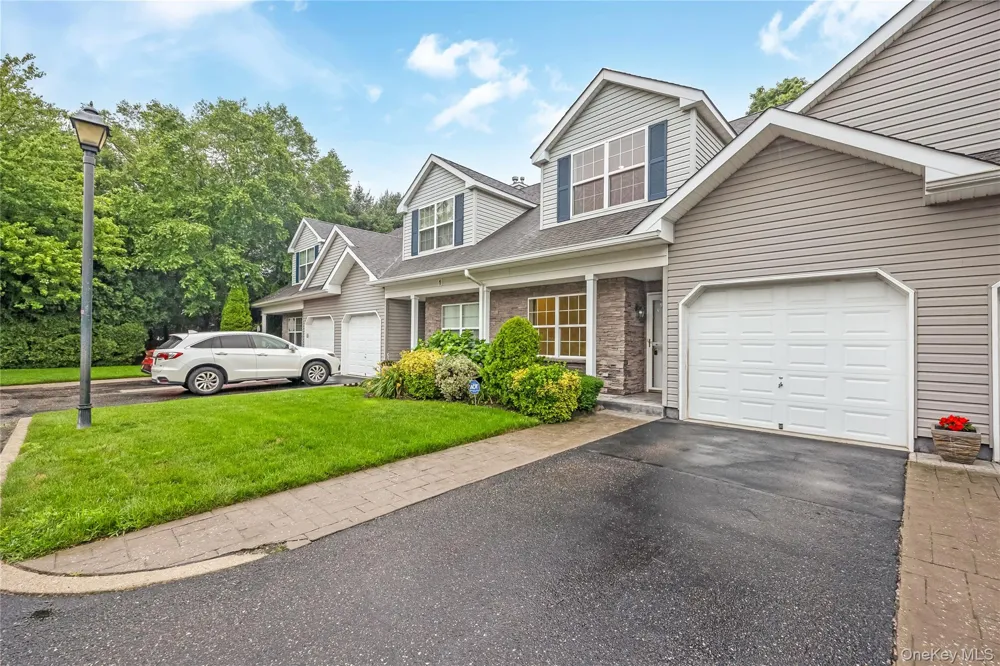 149 Maya Circle Central Islip, NY 11722