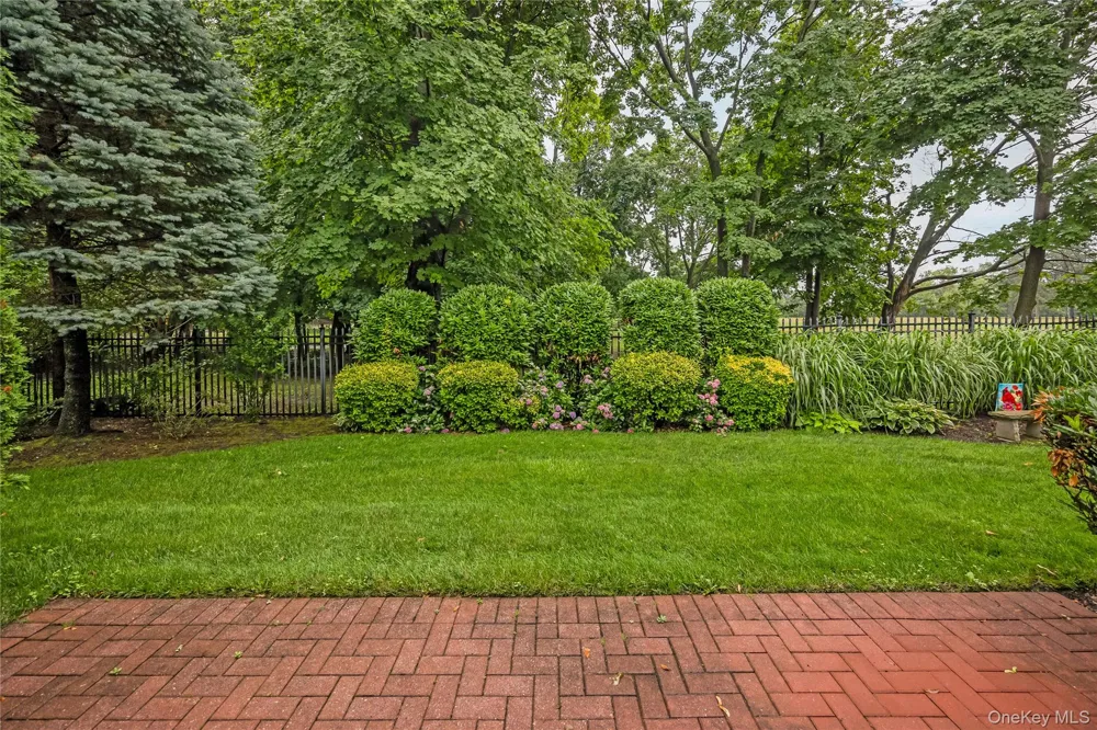 149 Maya Circle Central Islip, NY 11722