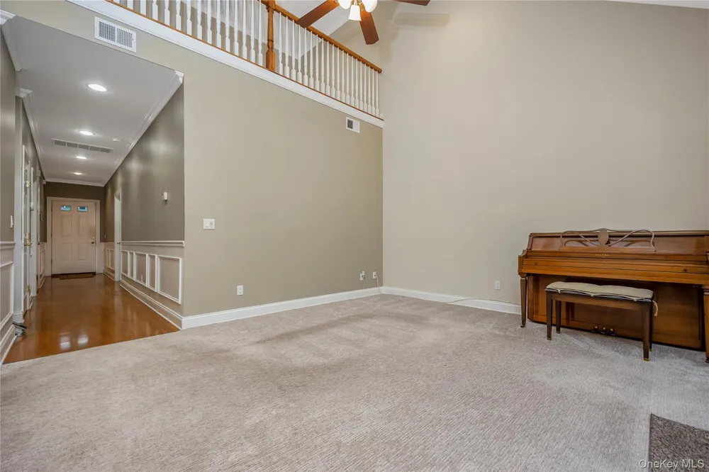 149 Maya Circle Central Islip, NY 11722