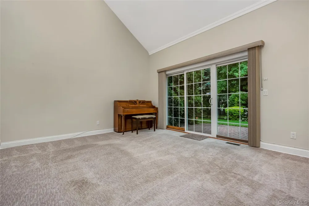 149 Maya Circle Central Islip, NY 11722