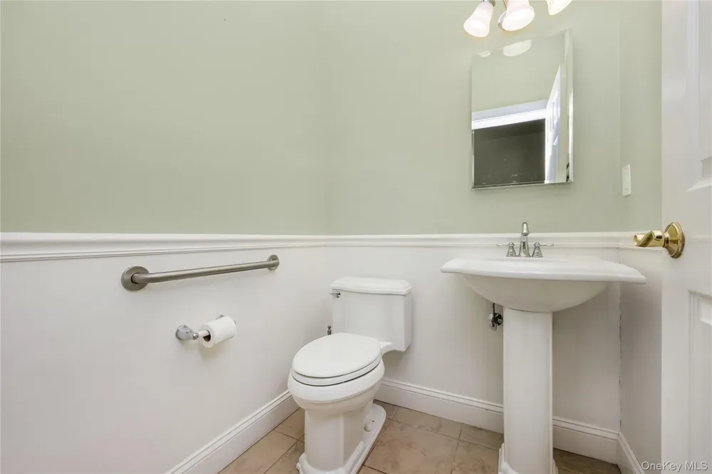 149 Maya Circle Central Islip, NY 11722