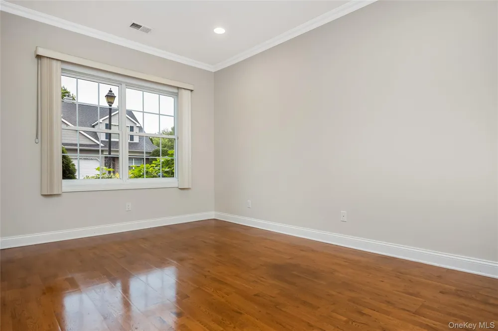 149 Maya Circle Central Islip, NY 11722