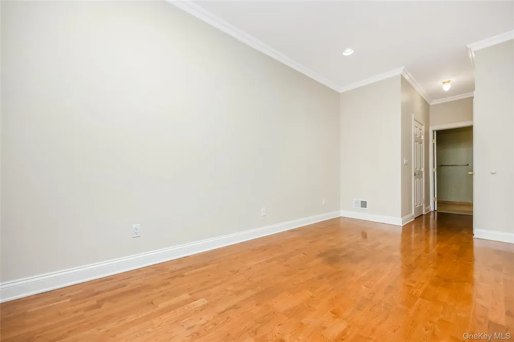 149 Maya Circle Central Islip, NY 11722