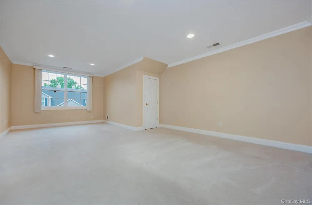 149 Maya Circle Central Islip, NY 11722