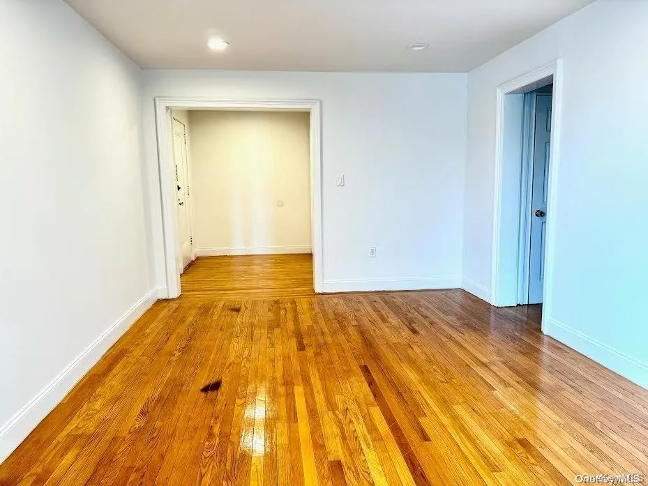 14 Beach Road #3C Great Neck, NY 11023