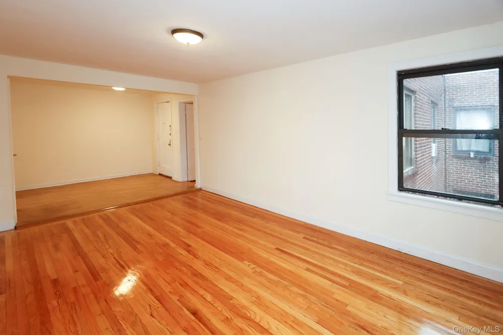 14 Beach Road #3C Great Neck, NY 11023