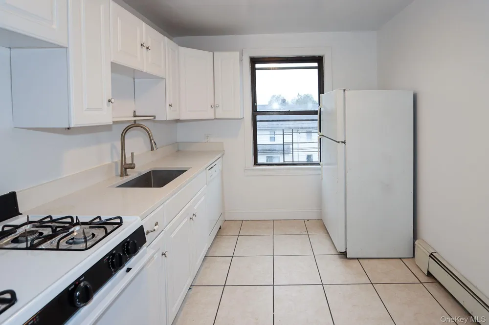 14 Beach Road #3C Great Neck, NY 11023
